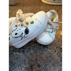 Kids White Snoopy Woodstock Toddler Sneakers‎ Size 5